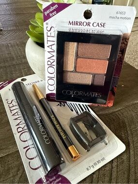 Colormates Mocha Motion Eyeshadow Palette & Eyeliner Set - New!